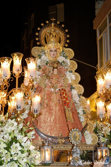 12 de octubre virgen del pilar, mantos bordados en oro Andalucía - Bordados  Perales Oro